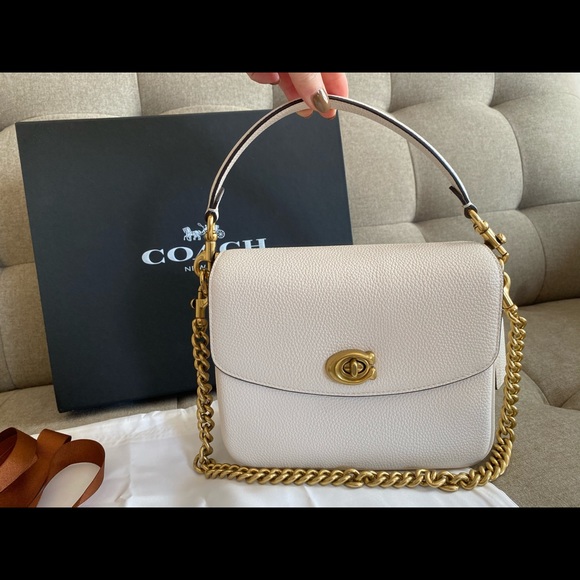 cassie 19 white